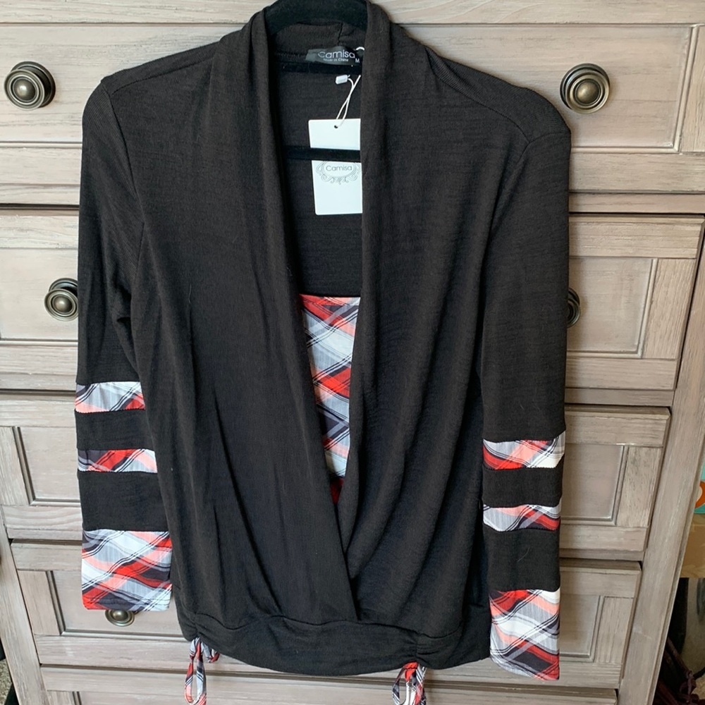 Camisa brand black top with sewn in cami and cute ties at bottom. Size M NWT.
